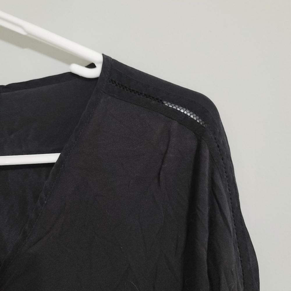 Vince Women Sz Small Black Long Sleeve Pullover Blouse Top.Cutout detail on arm - Picture 2 of 5